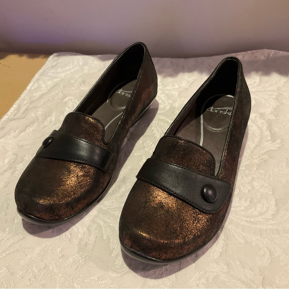 LNWOT Dansko Leather Flats Euro 38